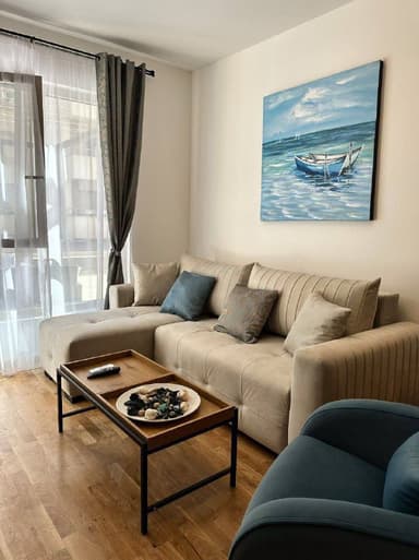 Современная квартира с 1 спальней в Бечичи - 650 EUR в год