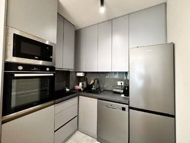 Современная квартира с 1 спальней в Бечичи - 650 EUR в год