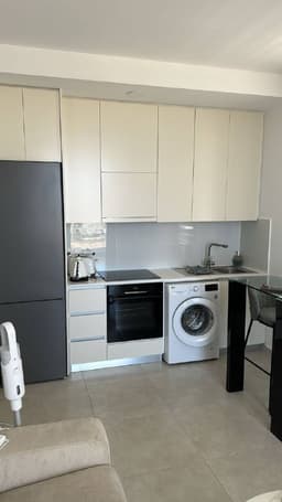 Аренда 1-спальной квартиры с панорамным видом на море в Пафосе за 1200 EUR в месяц