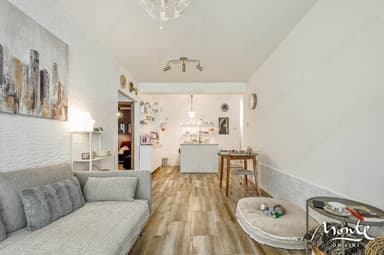 Продается светлая квартира с 2 спальнями в Будве за 195,000 EUR