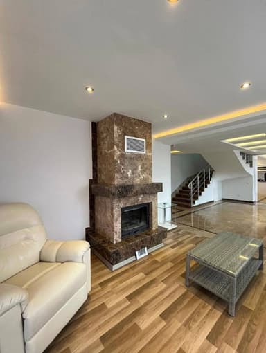Вилла в Каргиджак, 495.000 EUR, 5.360 кв.м с бассейном и садом