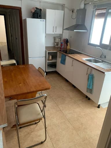 Комната в свежей квартире в Бурхасот за 330 EUR