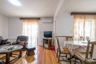 Двухэтажный дом с 5 спальнями в Херцег-Нови, всего за 370,000 EUR