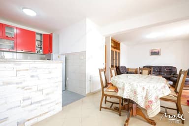 Двухэтажный дом с 5 спальнями в Херцег-Нови, всего за 370,000 EUR