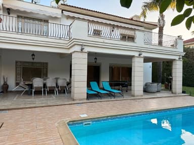 Просторная вилла с 5 спальнями в Лимассоле, 3,300,000 EUR