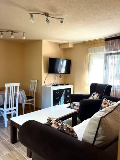 Аренда квартиры в Тиват: 750 EUR, первая линия у моря