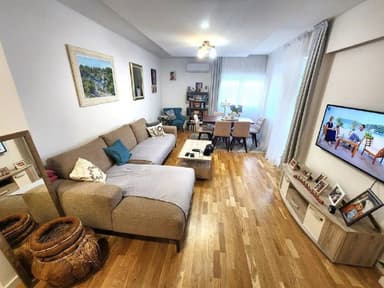 Продажа 3-комнатной квартиры в Тивате за 220,000 EUR с видом на Porto Montenegro