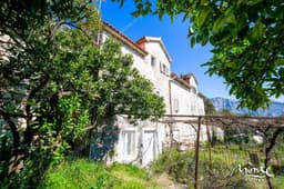 Уникальный старинный каменный дом в Боке, цена 420,000 EUR