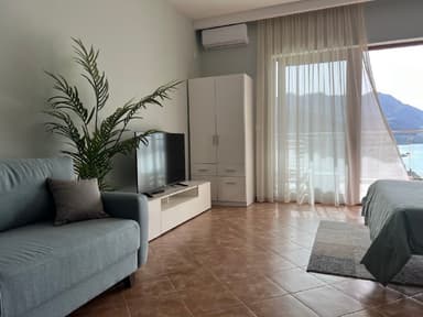 Продажа уютной студии в Бечичи с террасой и видом на море за 167000 EUR