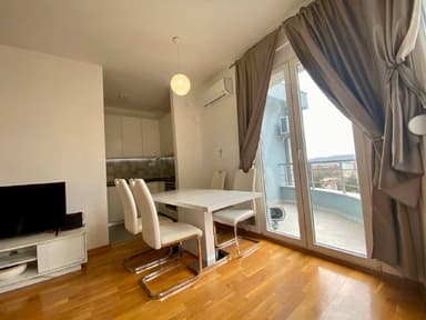 Квартира с 2 спальнями и видом на море в Бечичи за 180,000 €