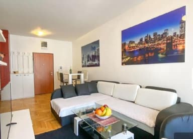 Аренда 1-комнатной квартиры в Будве с террасой за 550 EUR в месяц
