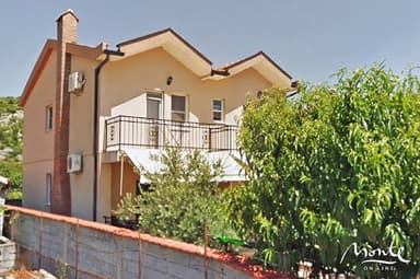 Просторный дом с гаражом и террасами в Подгорице за 330 000 EUR
