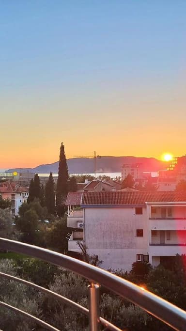 Аренда квартиры с видом на море в Бечичи - 800 EUR в год