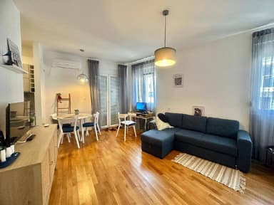 Аренда квартиры с видом на море в Бечичи - 800 EUR в год