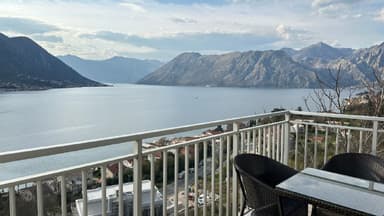 Продажа апартамента с двумя спальнями и видом на море за 330 000€