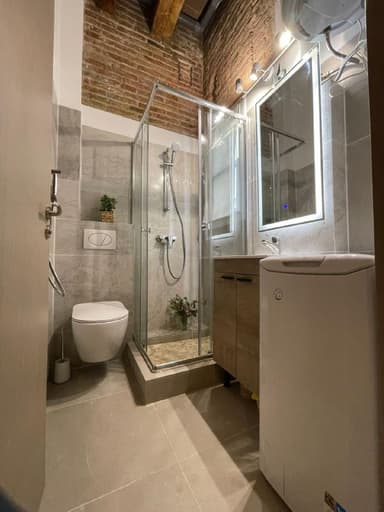 Квартира в Барселоне с балконом и террасой за 1250 EUR/мес