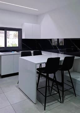 Аренда новой 1-спальной квартиры в Гермасойе всего за €1500