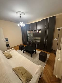 Аренда трехкомнатной квартиры в Звездаре за 450 EUR