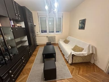 Аренда трехкомнатной квартиры в Звездаре за 450 EUR