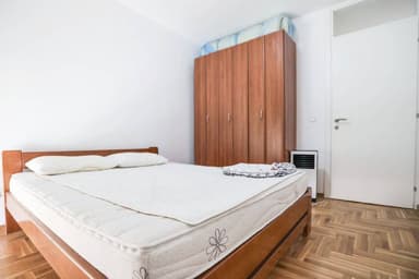Сдается просторная 1-комнатная квартира в Будве, 600 € в месяц