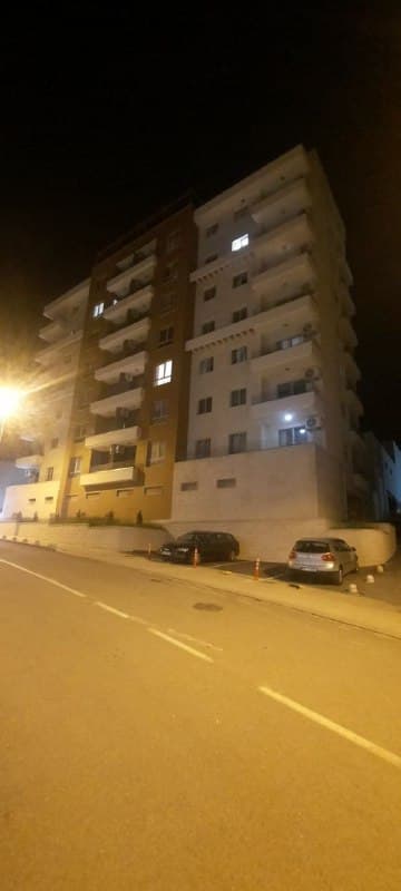 Современная двухкомнатная квартира в Бечичи за 187.000 EUR