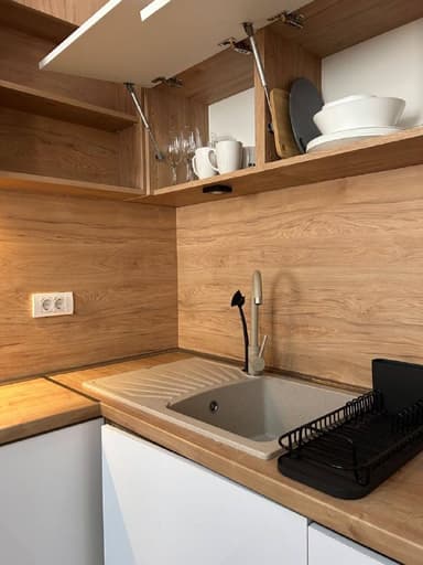 Аренда квартиры в Будве - 750 EUR, новая с террасой и видом на горы