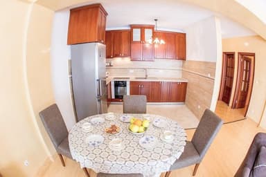 Большая квартира с 2 спальнями в Петровце у моря за 850 EUR