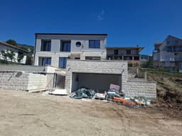 Продажа виллы в Тивате с 4 спальнями за 850.000 EUR