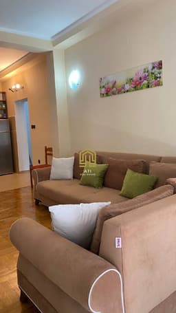 Продажа дома с двориком в Свети-Стефан за 320000