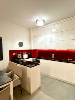 Аренда квартиры с 1 спальней в Тивате, новая отделка, 1000 EUR