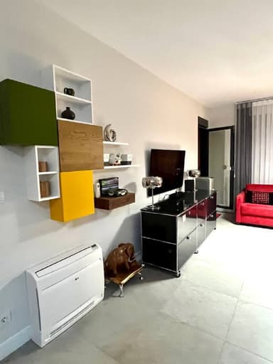 Аренда квартиры с 1 спальней в Тивате, новая отделка, 1000 EUR