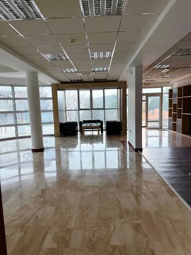 Коммерческое помещение в Будве, Бечичи за 2300 EUR в месяц