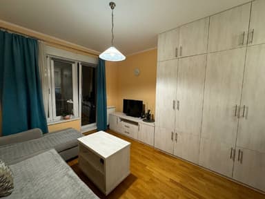 Сдается студия с террасой и тихим двором, 550 евро, Улциньска 30м2