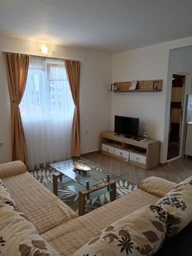 Сдам апартамент в Баре, 90 кв. м, в 5 минутах от набережной за отличную цену!