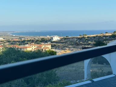 Вилла в Эпископи с 3 спальнями и панорамным видом на море за 680,000 EUR