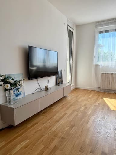 Сдам уютную квартиру в Звездаре EastSide за 750 EUR с хорошим соседом!