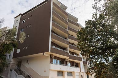 Продается квартира в Будве Бечичи, 139000 EUR, с возможностью изолировать вторую комнату