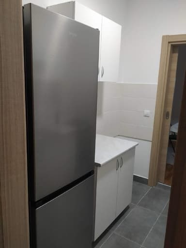 Светлая квартира с видом на аэропорт в Земуне - 450 EUR