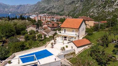 Продается вилла в Шкаляре, Котор - новый дом с бассейном за 1,5 млн