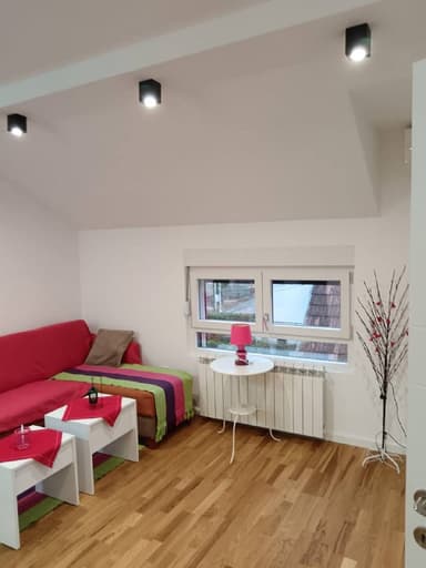 Односпальная квартира в Крнячи, новая, 400 EUR в месяц