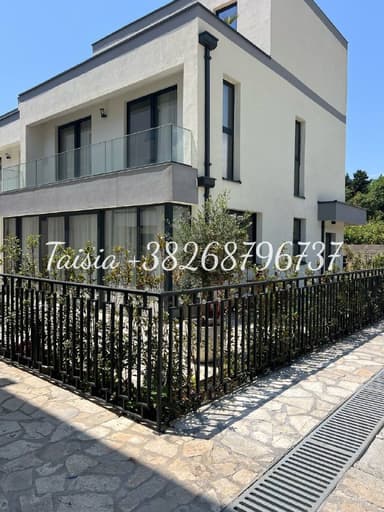 Просторный дом в закрытом поселке Ластва за 0 EUR, 167 м² с террасой и студией